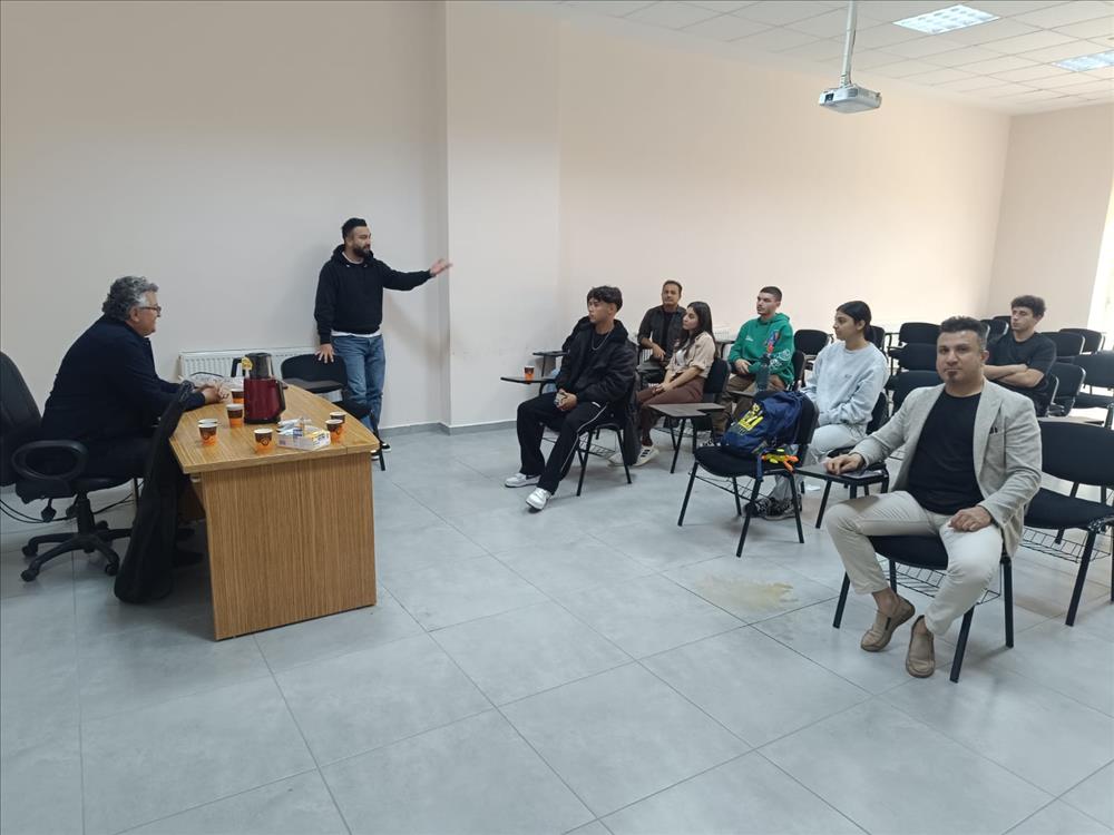 Bölüm Sınıf Birincileri ve Birinci Sınıf Öğrencileri ile Çay Saati Etkinliği Düzenlendi